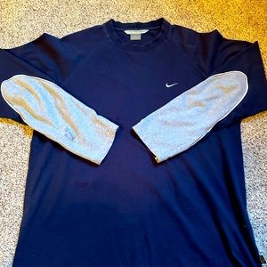 Nike Vintage Long Sleeve T Shirt. Heavy sports shirt.